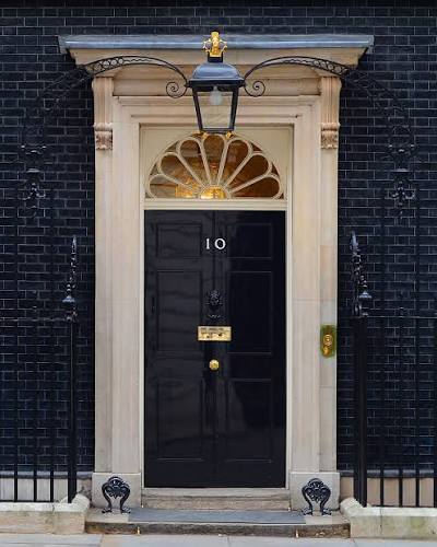UK rejects US naming Putin “humanitarian”